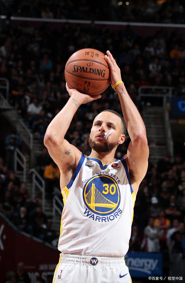 篮球NBA球员合约更新信息公开（NBA球员合同最新动态公布）