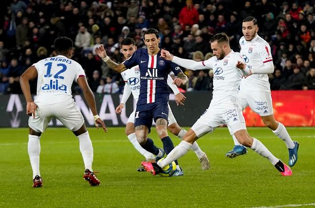 背身列队被罚，拉普拉塔大学生官方：将上诉，支持贝隆和全队（因背对列队遭处罚，拉普拉塔大学生宣布上诉：力挺贝隆与全队）