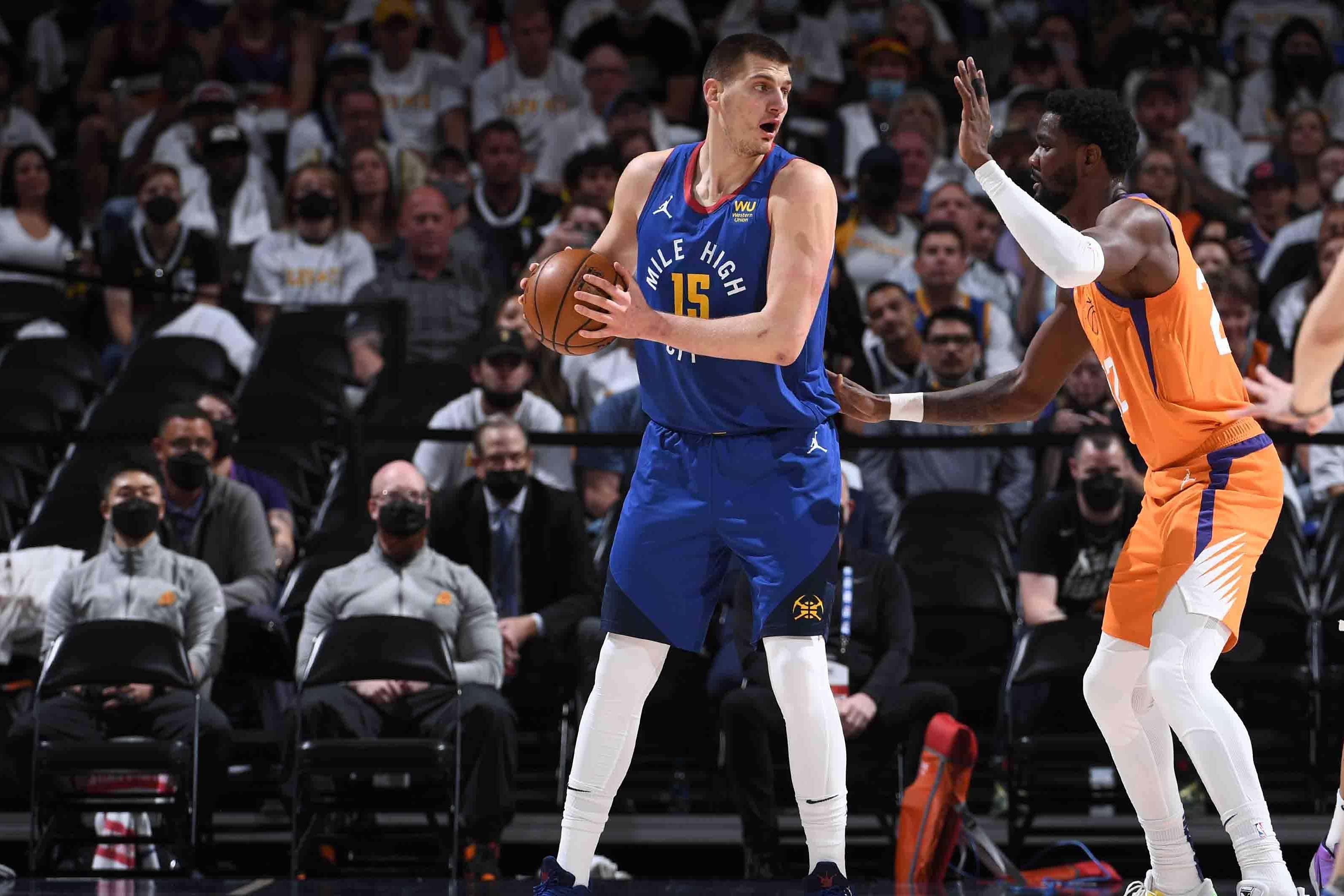 足球中超豪门再爆冷门，争冠格局突然大变（中超豪强再爆冷，冠军争夺格局骤变）