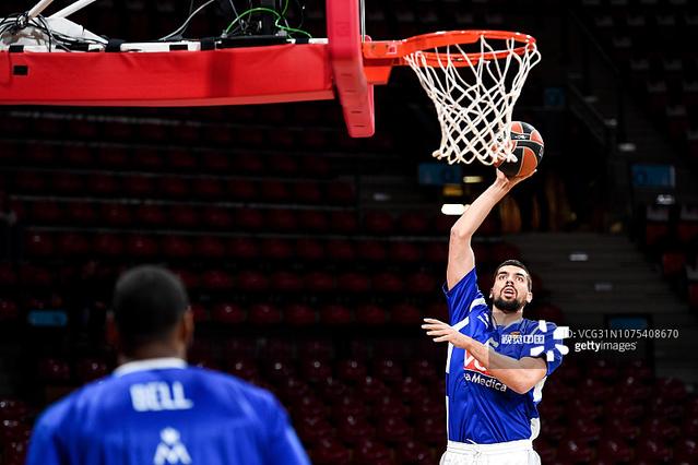 14轮不胜！佛罗伦萨客场1-3遭萨索洛逆转，沃尔帕托传射（紫百合14场不胜！客场1-3被萨索洛逆转，沃尔帕托传射建功）