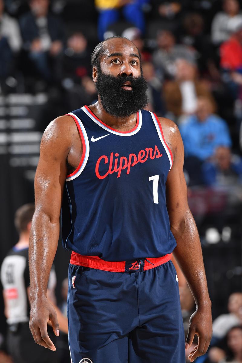 阿斯：贝林在皇马和英格兰同时陷入困境，他难以融入战术体系（阿斯：贝林在皇马与英格兰双线受挫，战术适配成难题）