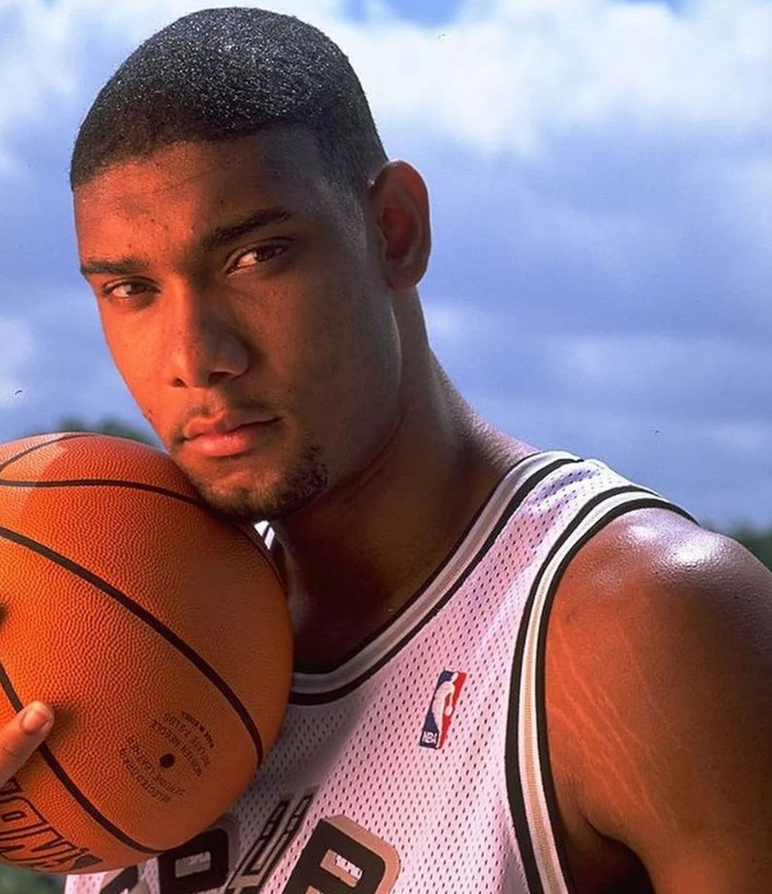 记者：今年是浙江队的过渡赛季，明年球队将重新组建（记者：浙江队本季处于过渡期，明年计划重组）