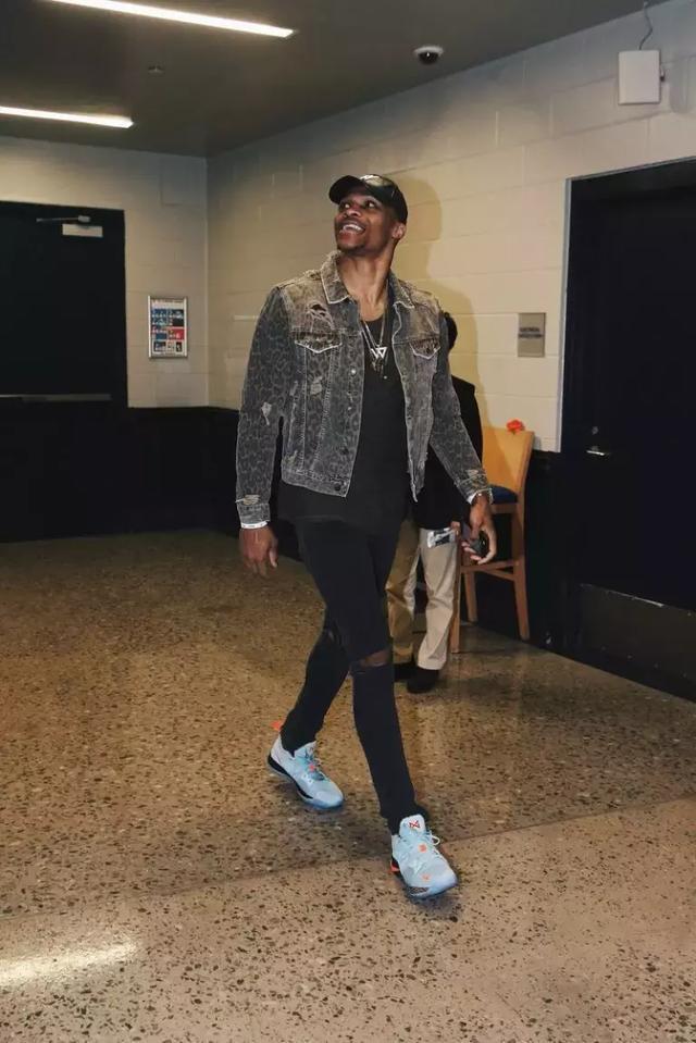 103秒！维尼修斯被取消的点球，创欧冠使用VAR以来最快（仅用103秒！维尼修斯点球被推翻，创欧冠VAR时代最快纪录）