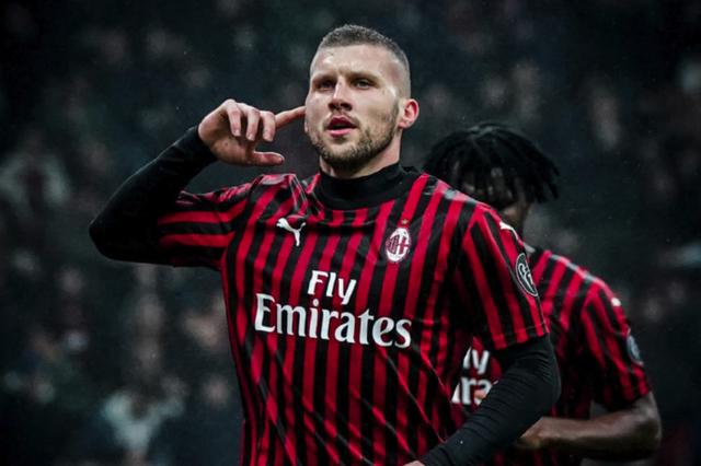 上海足协祝贺海港三连冠：上海足球史上已留下你们浓重的一笔（上海足协贺海港三连冠：申城足球史写下浓墨重彩一笔）