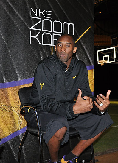 阿莱格里：普利希奇能上但福法纳不行；好奇亚沙里的运动能力（阿莱格里：普利希奇可出战，福法纳缺阵；对亚沙里的运动能力感到好奇）