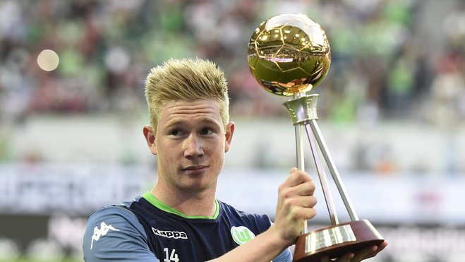 赫内斯：拜仁再次成为一座堡垒；孔帕尼像老母鸡一样保护球员（赫内斯称拜仁重回堡垒之势，孔帕尼如母鸡护仔般庇护球员）