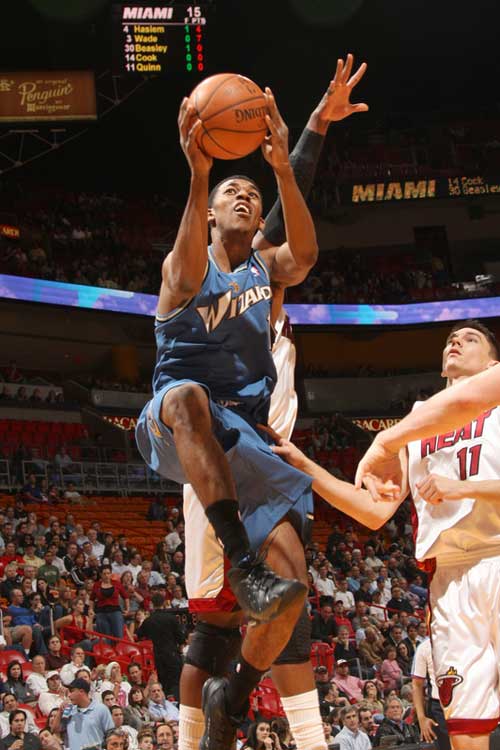 格罗斯：踢曼城是完全不同的挑战，比赛水平可能与踢拜仁相当（格罗斯：对阵曼城是截然不同的考验，比赛强度或与拜仁不相上下）